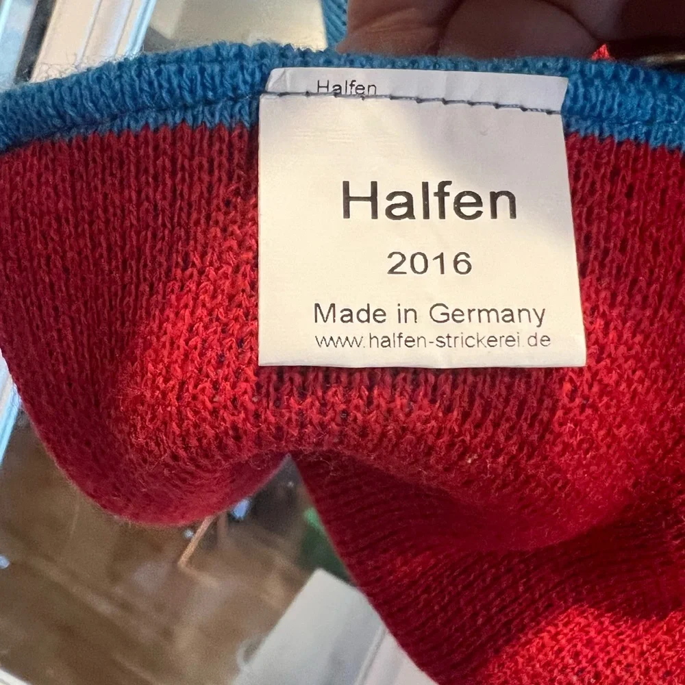 Halfen Red and Blue Knit Scarf